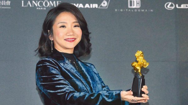 乐盈配资 陶晶莹自曝被禁止主持三金，揭残酷内幕：我没有不想